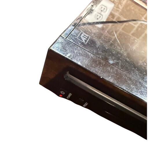 Black Nintendo Wii with Controller and Nunchuck - no cables - Picture 4 of 9